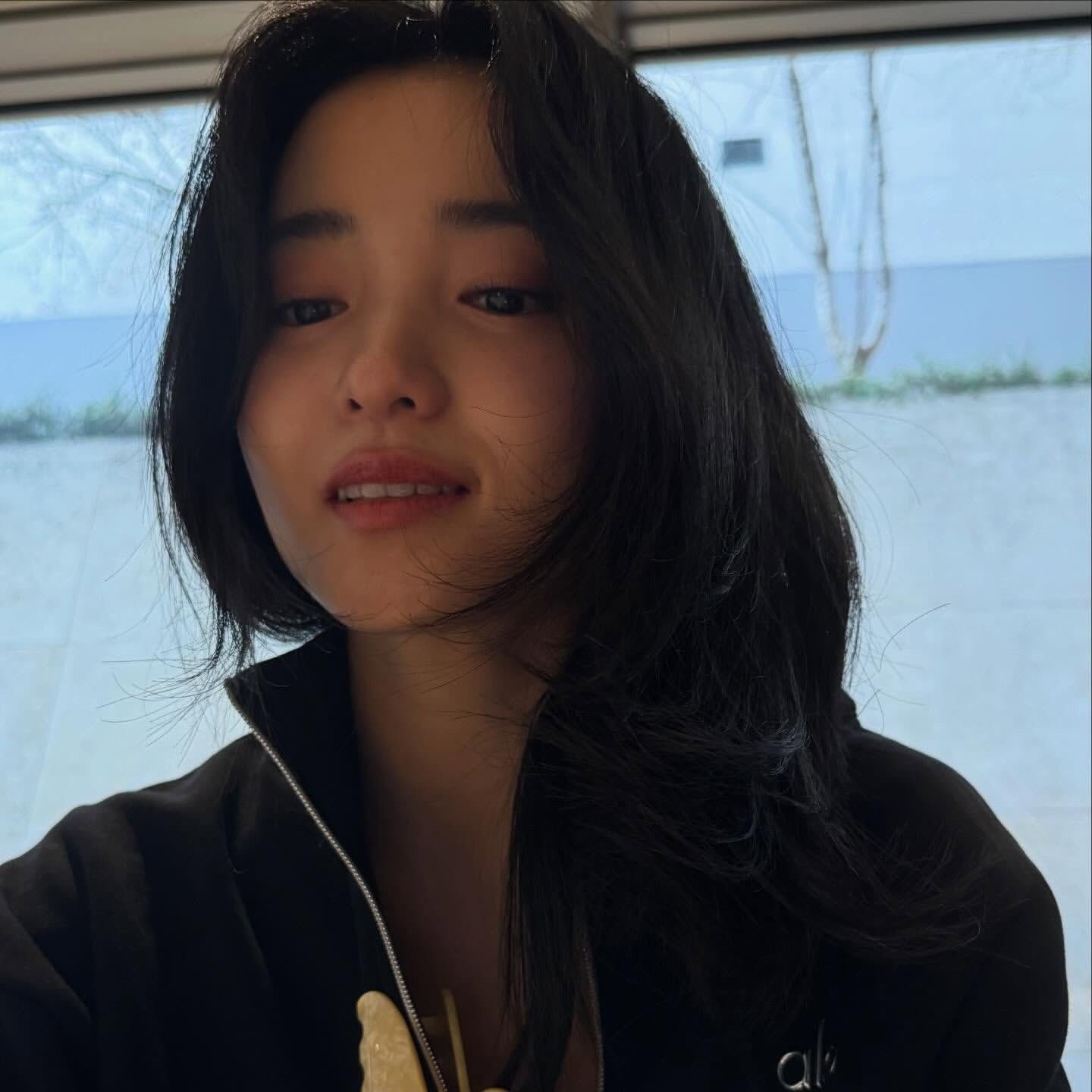 Behind-the-scenes cut of Kim Taeri