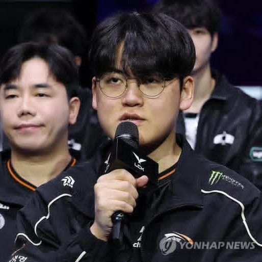 Gumayusi的最新照片