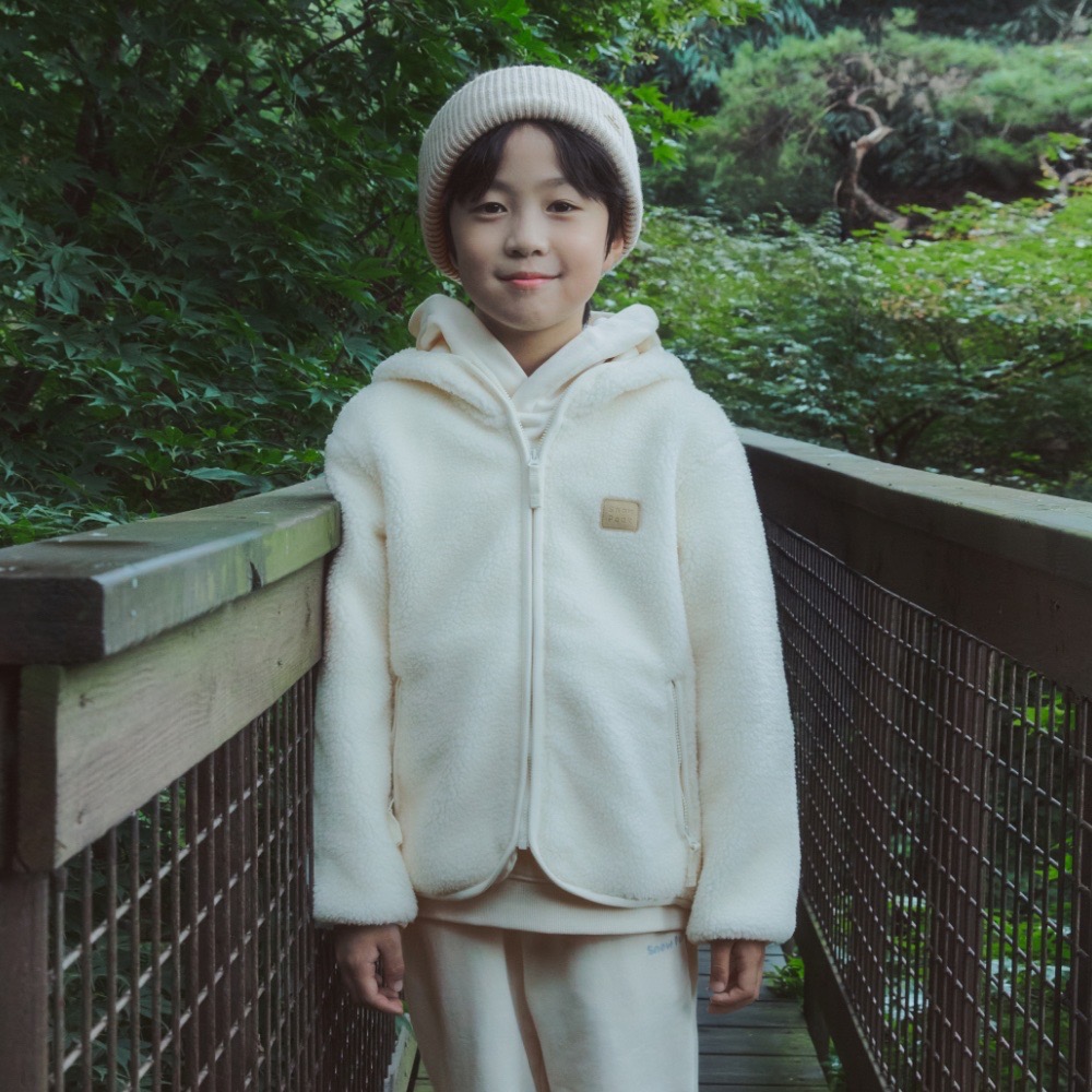 Behind-the-scenes cut of You Jiwoo