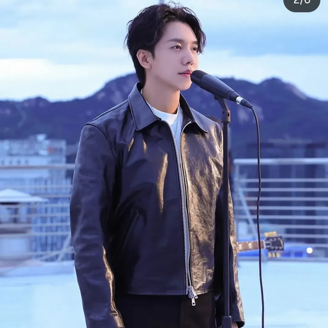 A moment captured by a fan of Lee Seunggi