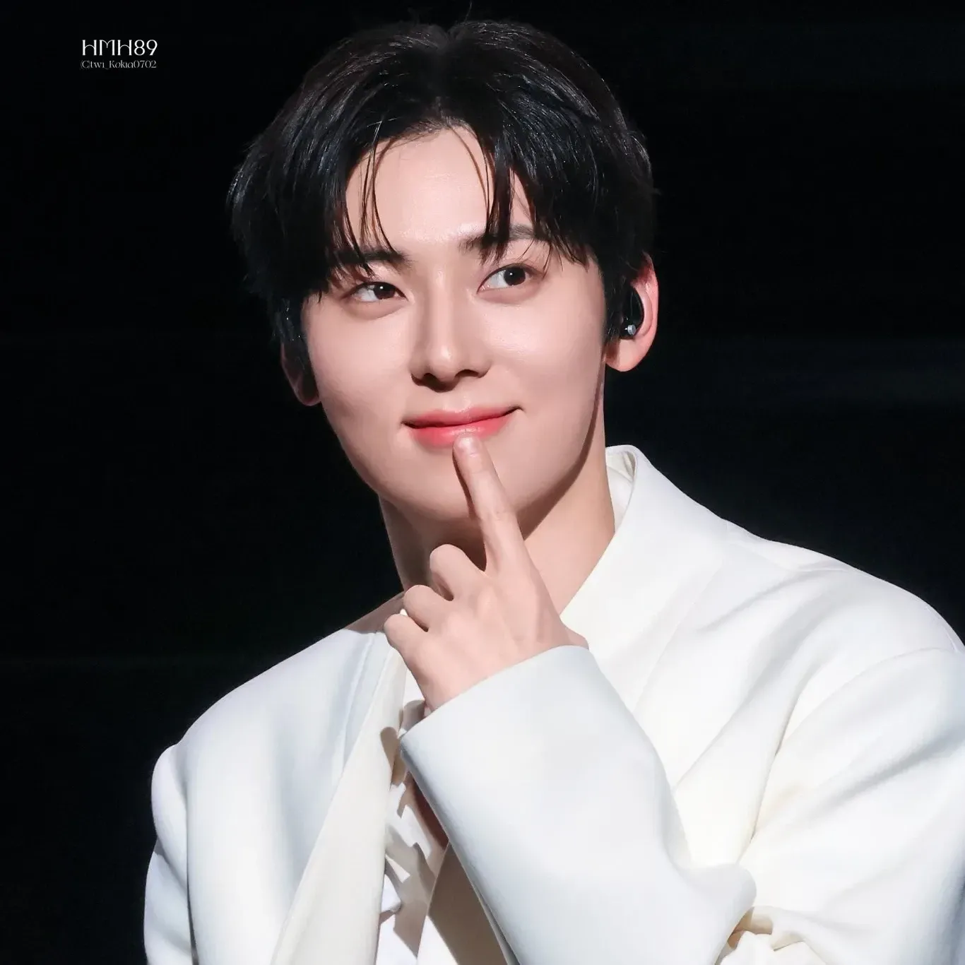 Behind-the-scenes cut of Hwang Minhyun