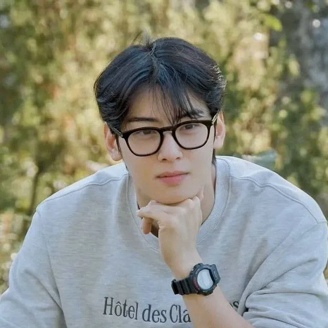 A moment captured by a fan of Cha Eunwoo