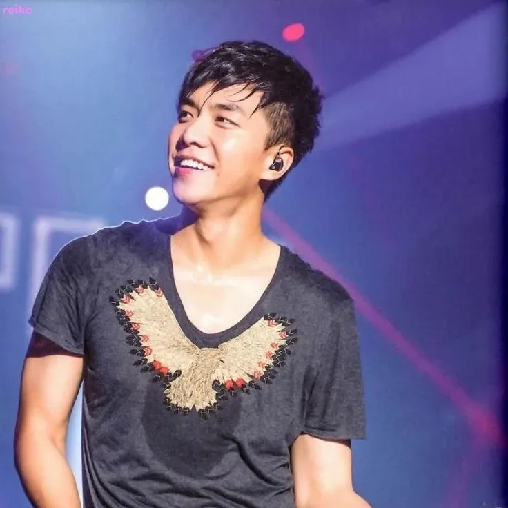A moment captured by a fan of Lee Seunggi