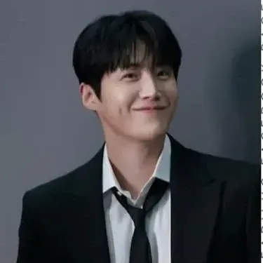 粉絲拍下的金宣虎瞬間