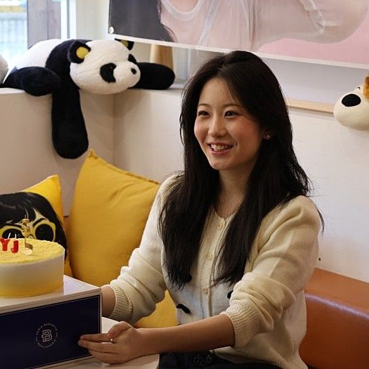 Behind-the-scenes cut of Oh Yujin