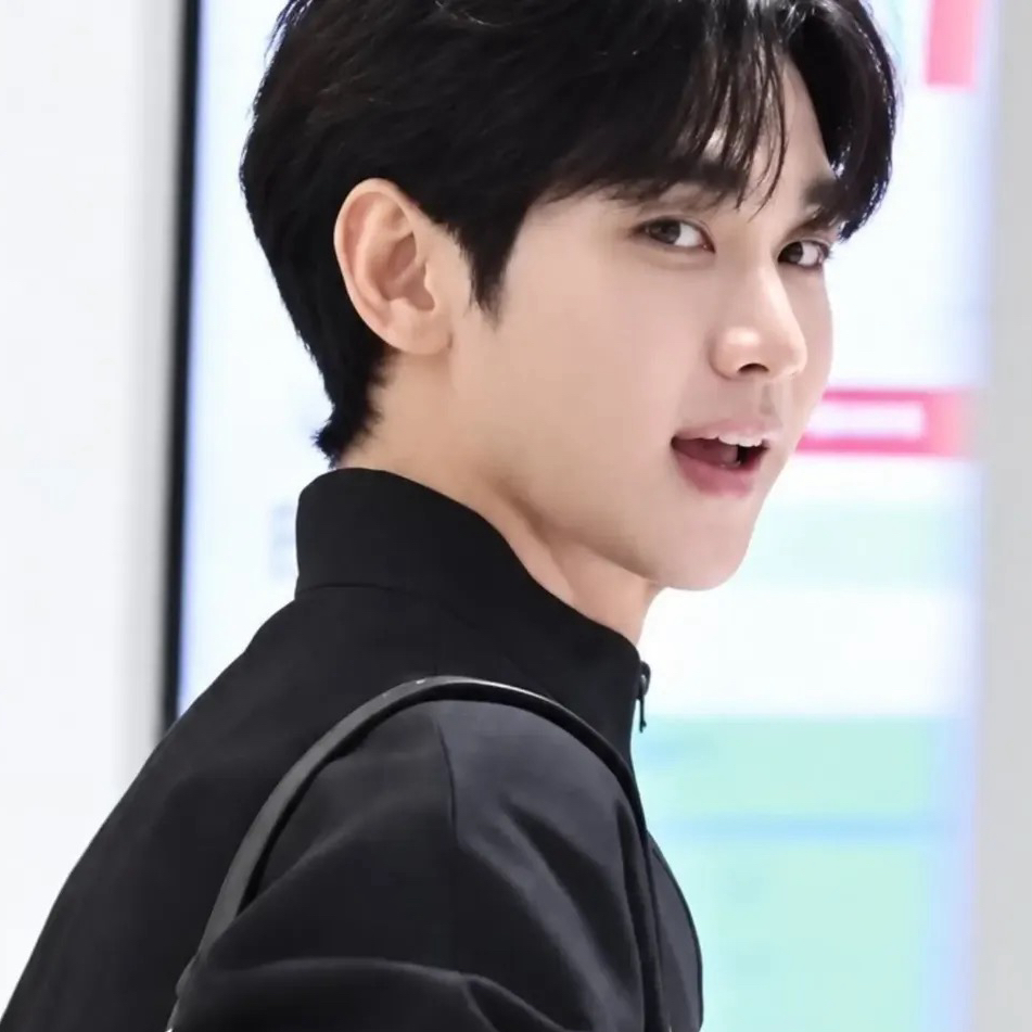 Recent activity shot of Kim Soohyun