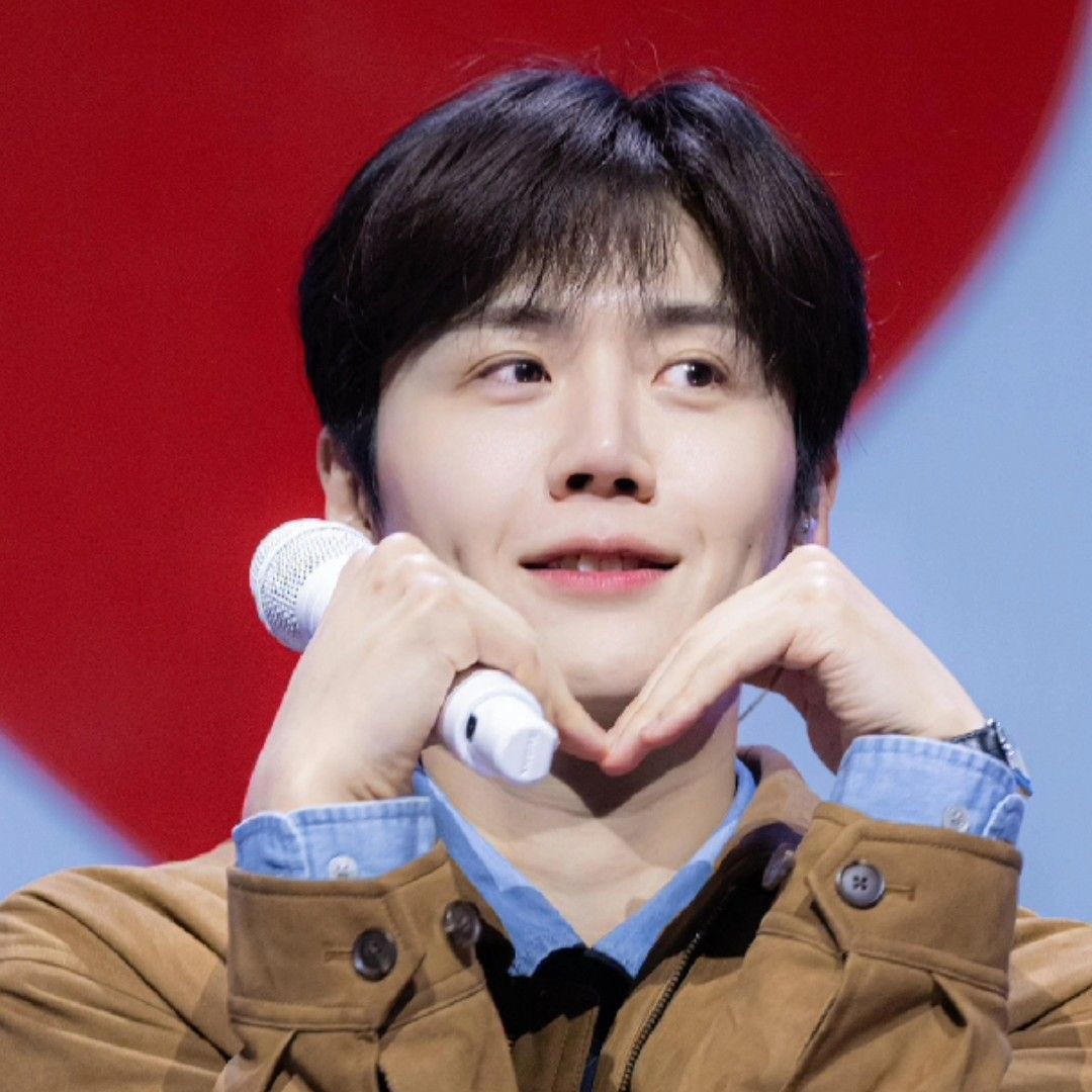 A moment captured by a fan of Kim Seonho