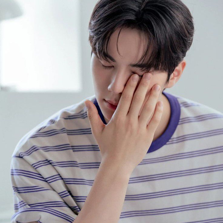 Behind-the-scenes cut of Lee Chaemin