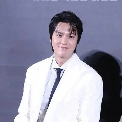 Recent activity shot of Lee Minho