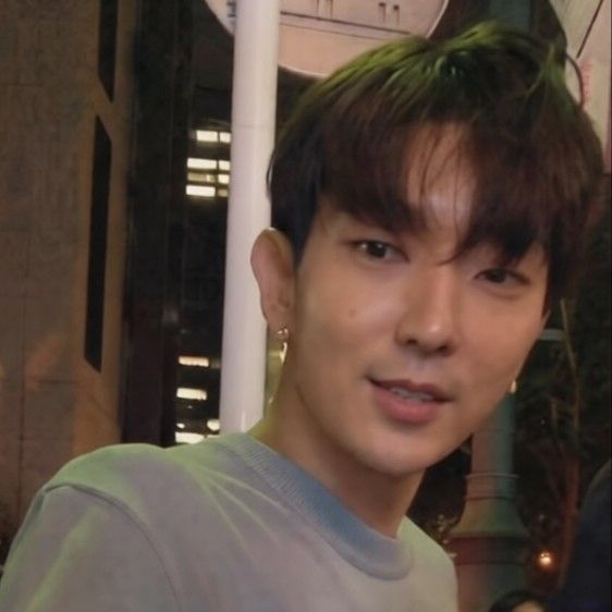 Latest photo of Lee Joongi