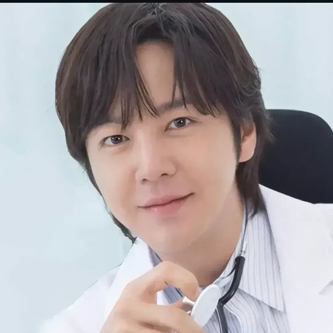 Latest photo of Jang Geunsuk