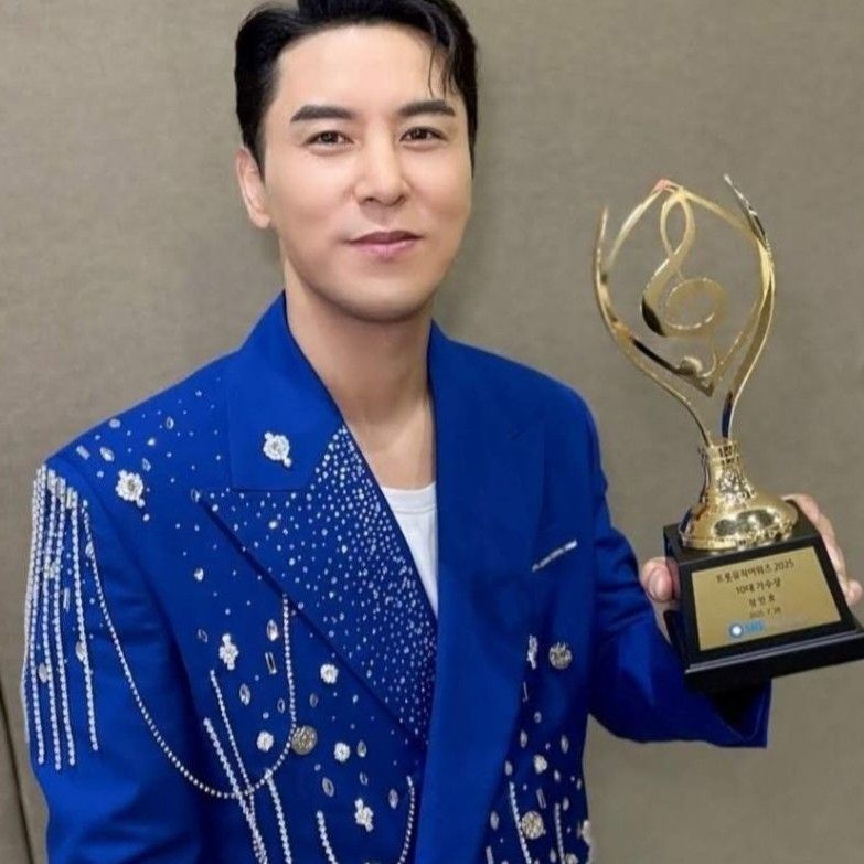 チャン・ミンホの最近の活動ショット