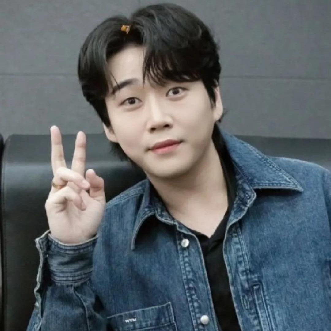 A moment captured by a fan of Hwang Youngwoong