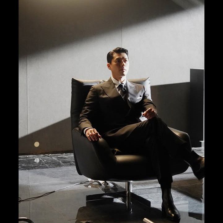 Foto kegiatan terbaru dari Hyun Bin