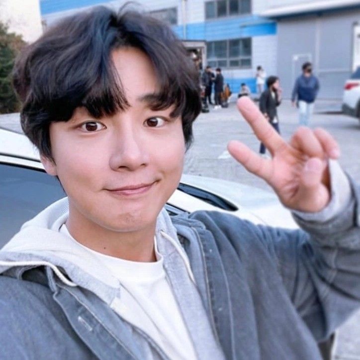 Recent activity shot of Yoon Shiyoon