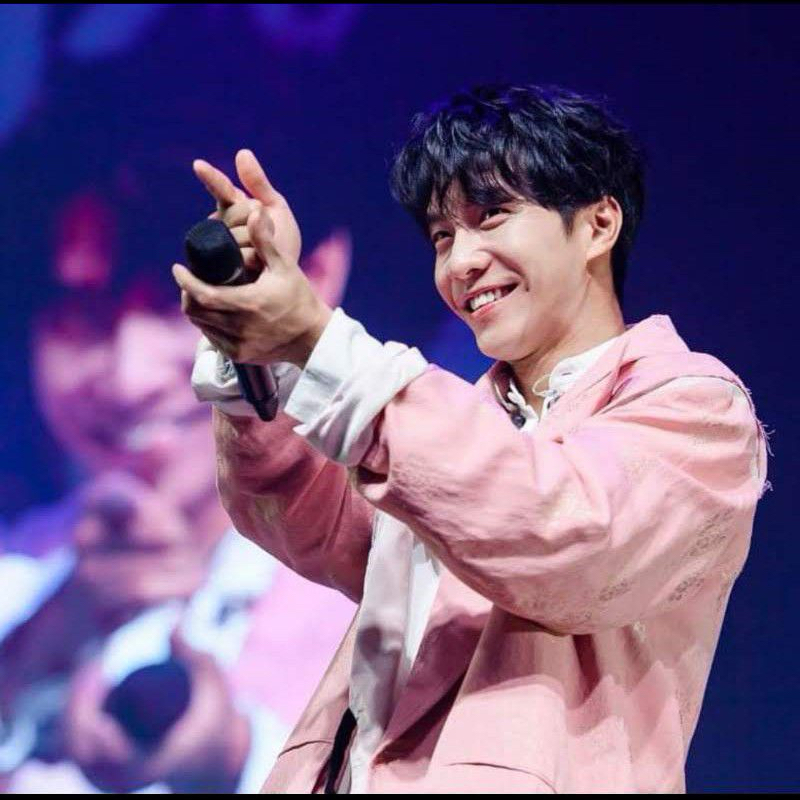 Foto terbaru dari Lee Seunggi