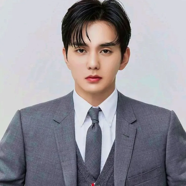 Recent activity shot of Yoo Seungho