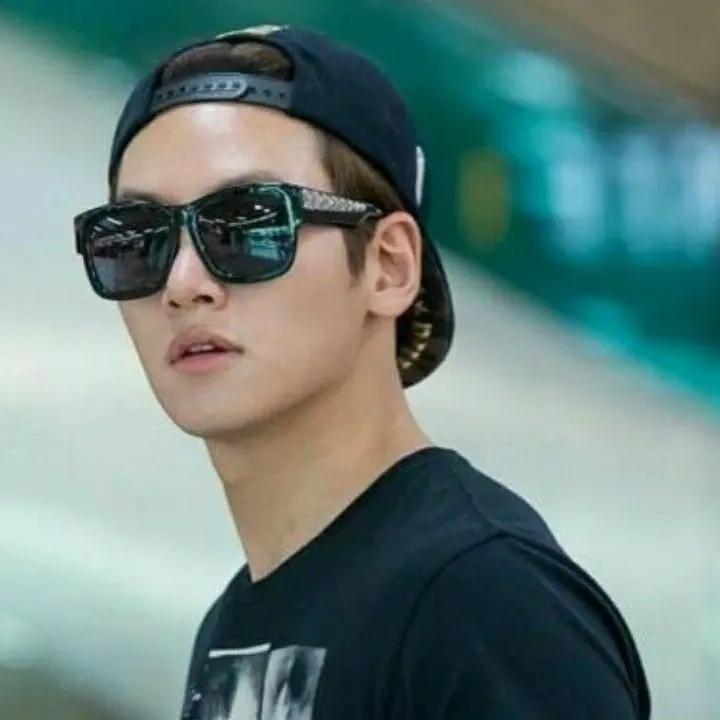 Behind-the-scenes cut of Ji Changwook
