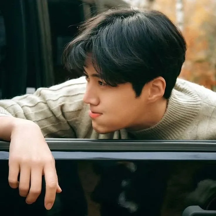 Foto kegiatan terbaru dari Kim Seonho