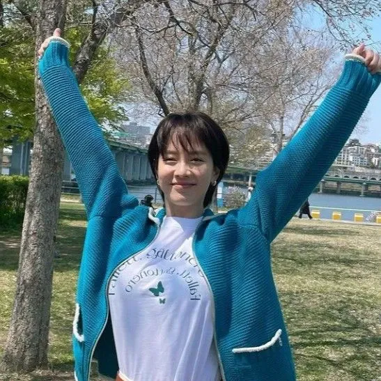 Cuplikan di balik layar dari Song Jihyo