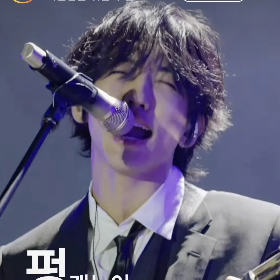 A moment captured by a fan of Lee Seungyoon
