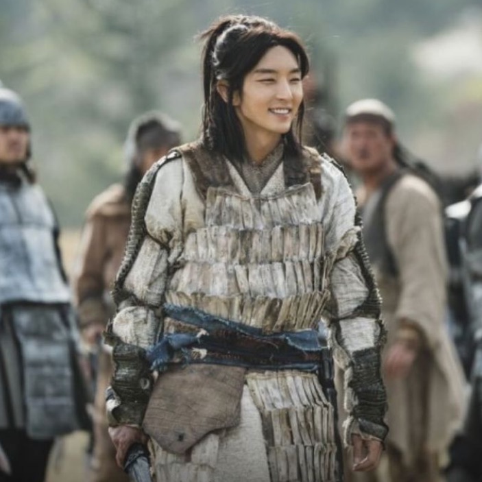 Behind-the-scenes cut of Lee Joongi