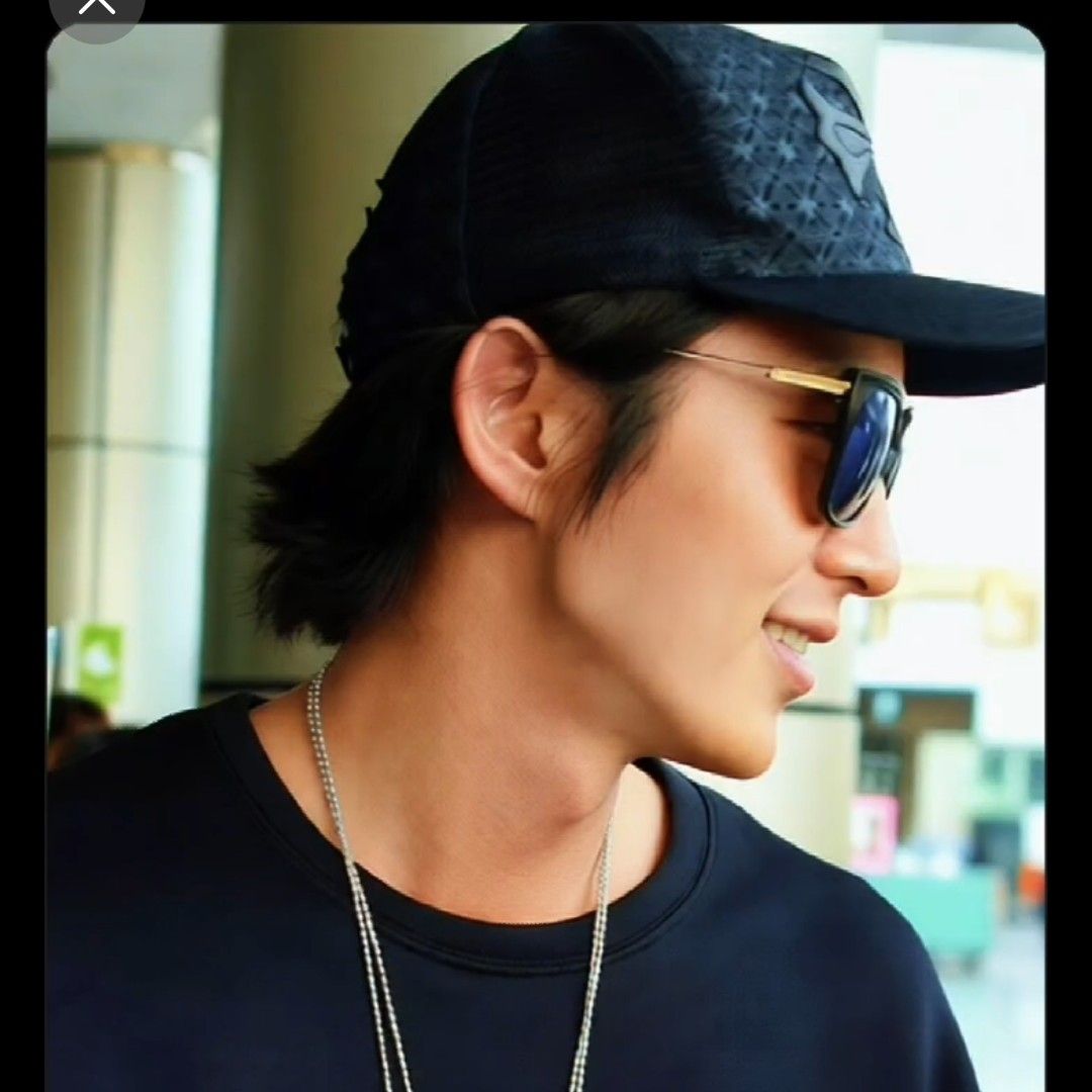A moment captured by a fan of Lee Joongi