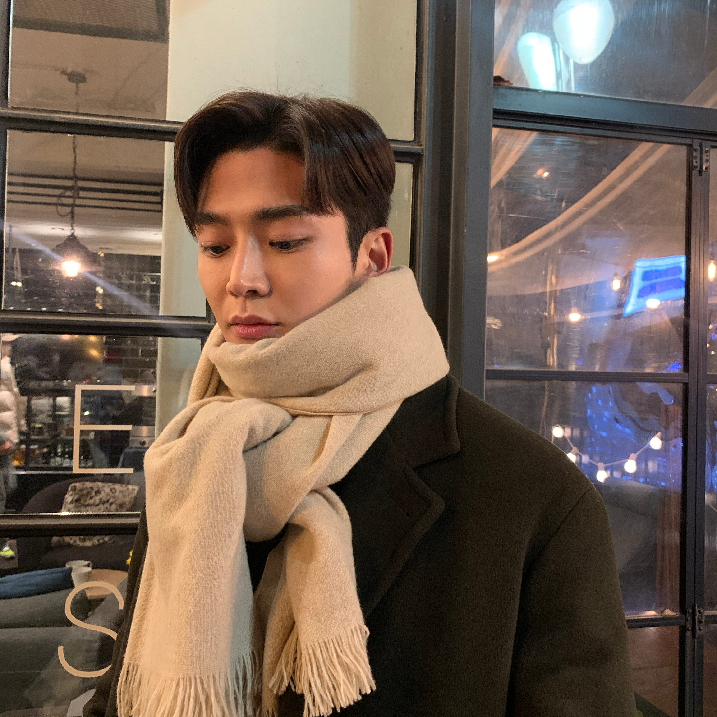 Foto kegiatan terbaru dari Rowoon