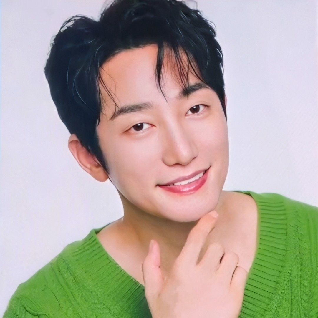 A moment captured by a fan of Park Sihoo