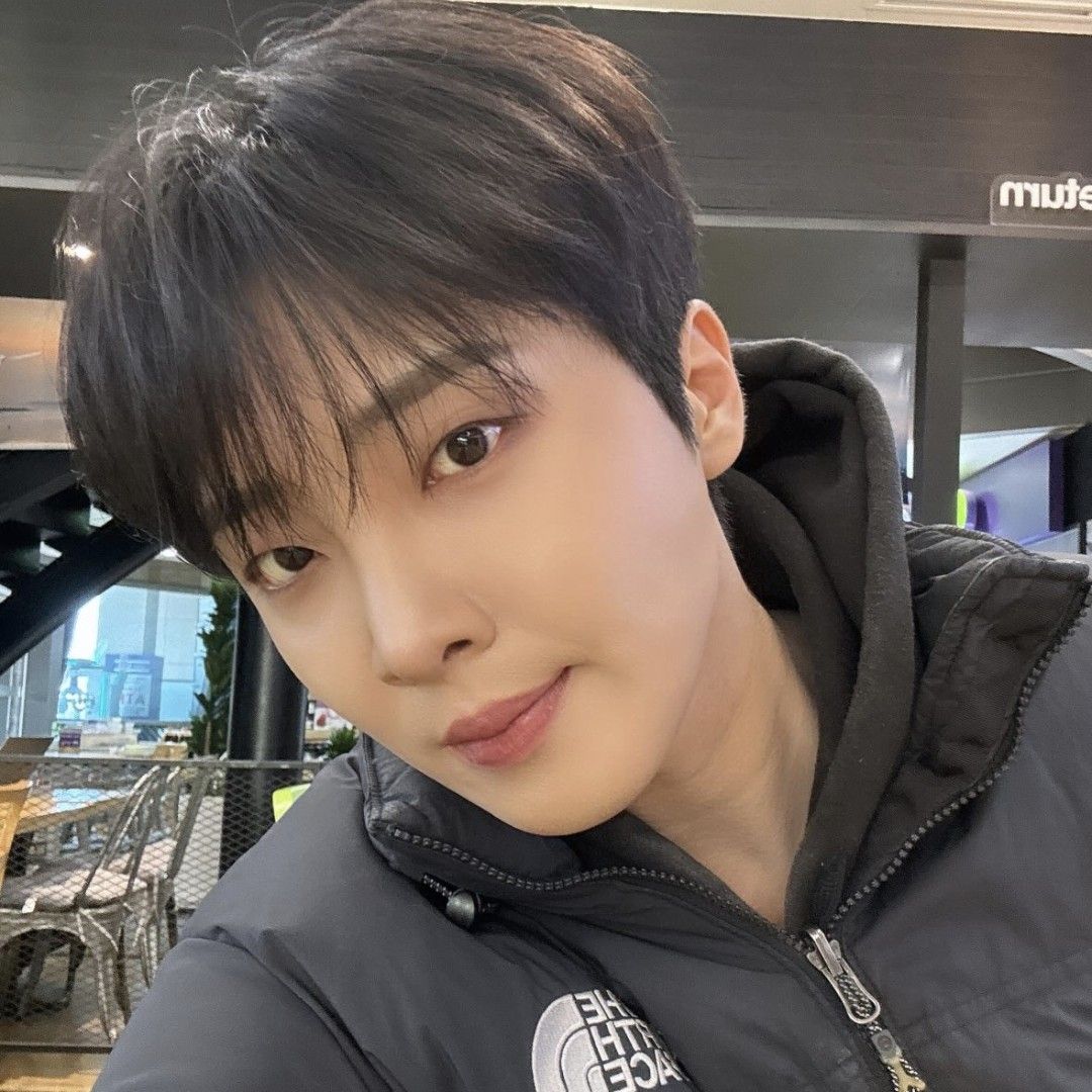 Behind-the-scenes cut of Hwang Yunsung