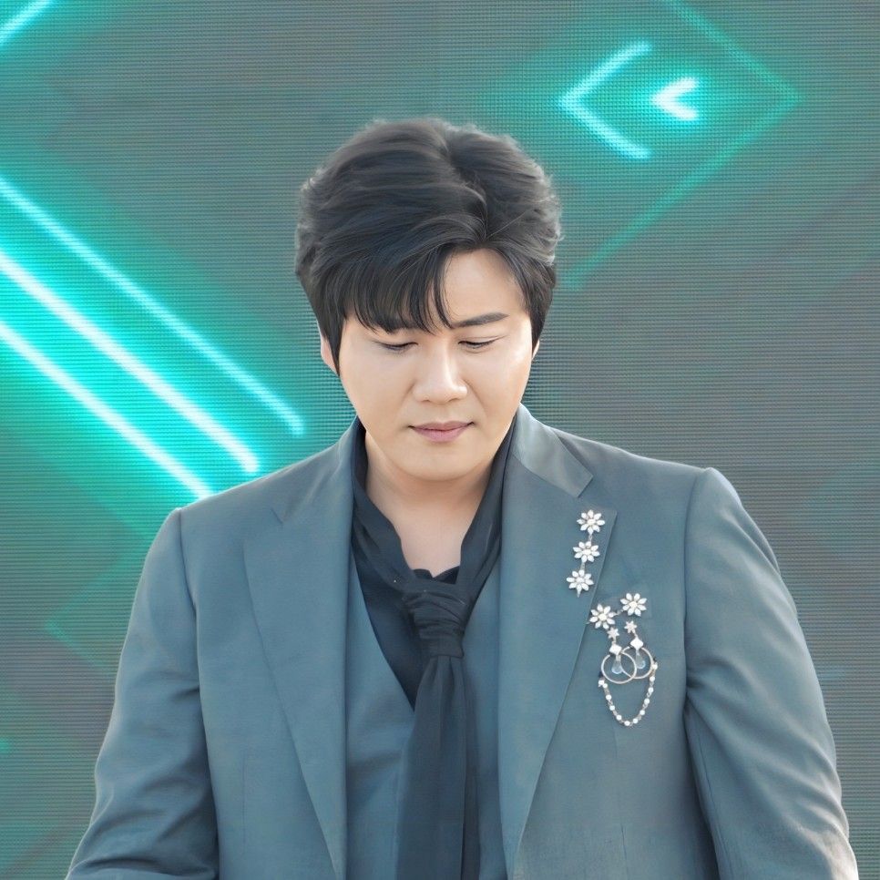 Recent activity shot of Jin Haesung