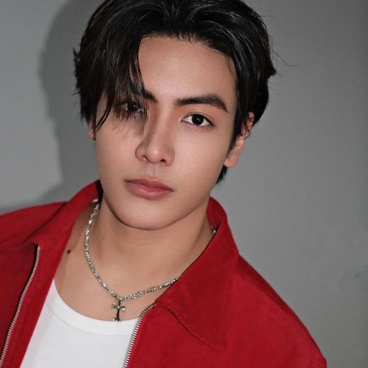 Behind-the-scenes cut of Joong Archen Aydin