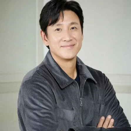 Recent activity shot of Lee Sunkyun