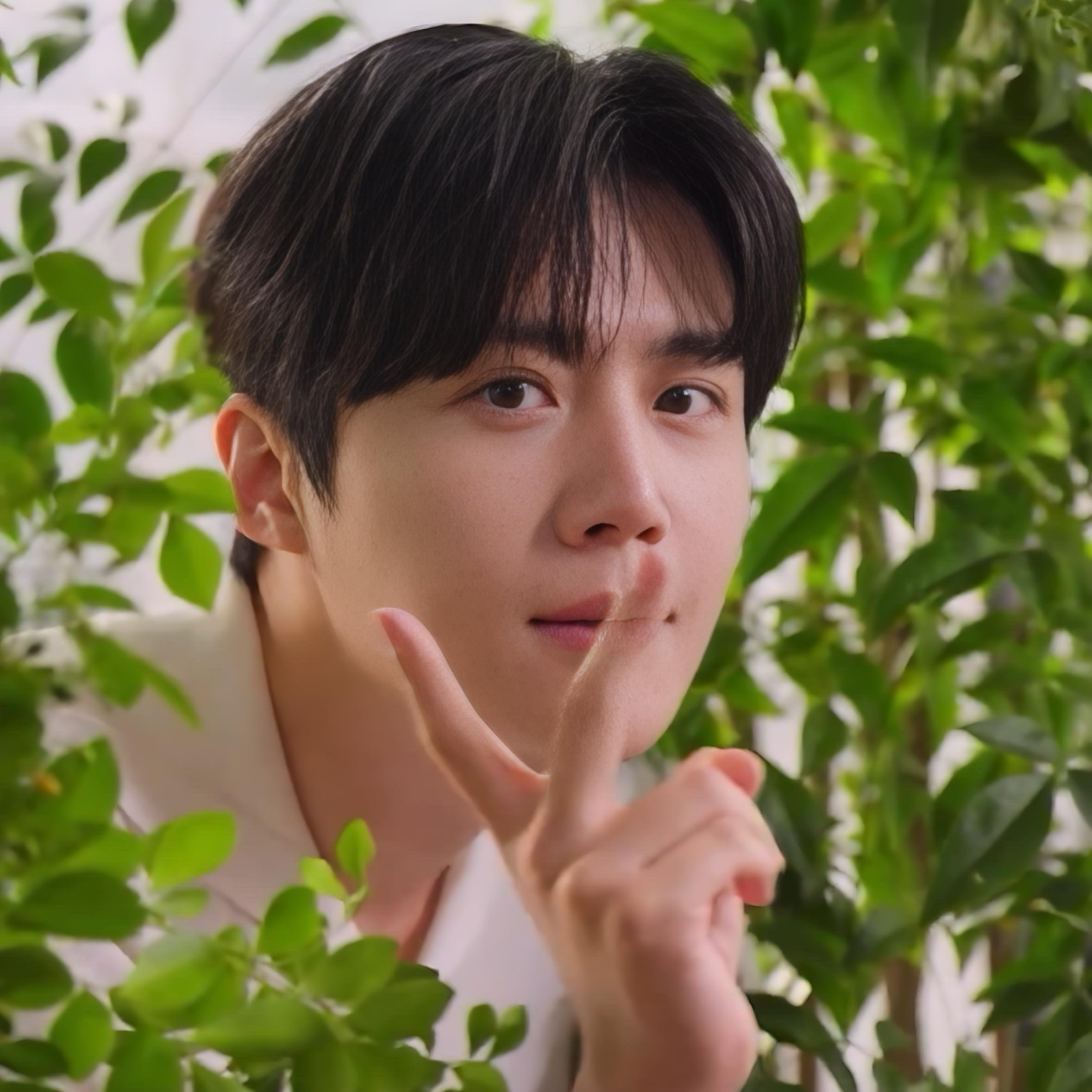 Behind-the-scenes cut of Kim Seonho