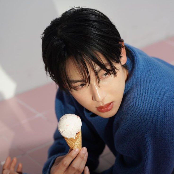 Latest photo of Yim Siwan