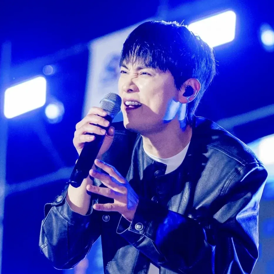 Behind-the-scenes cut of Min Kyunghoon