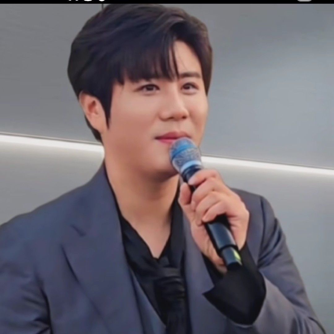 진해성의 비하인드 컷