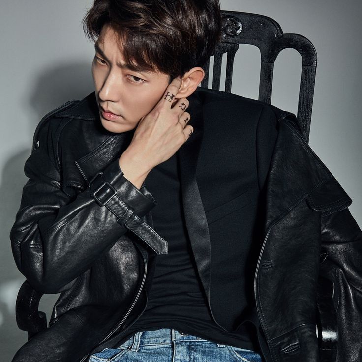 A moment captured by a fan of Lee Joongi