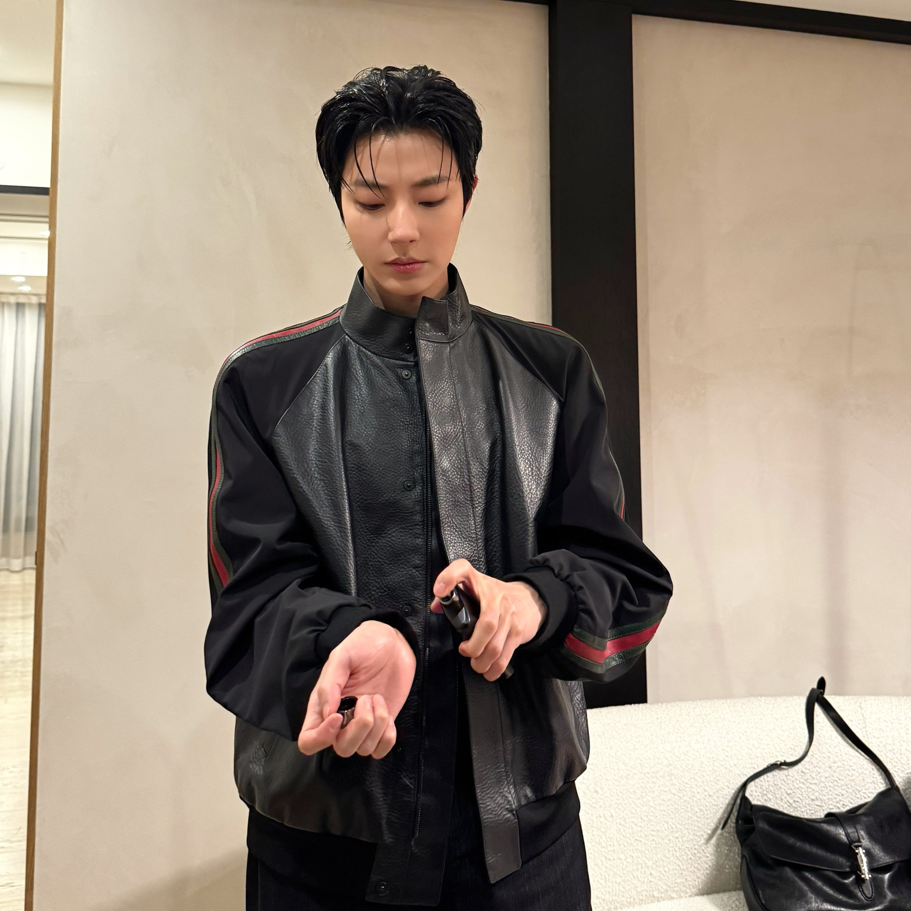 Behind-the-scenes cut of Hwang Inyoup