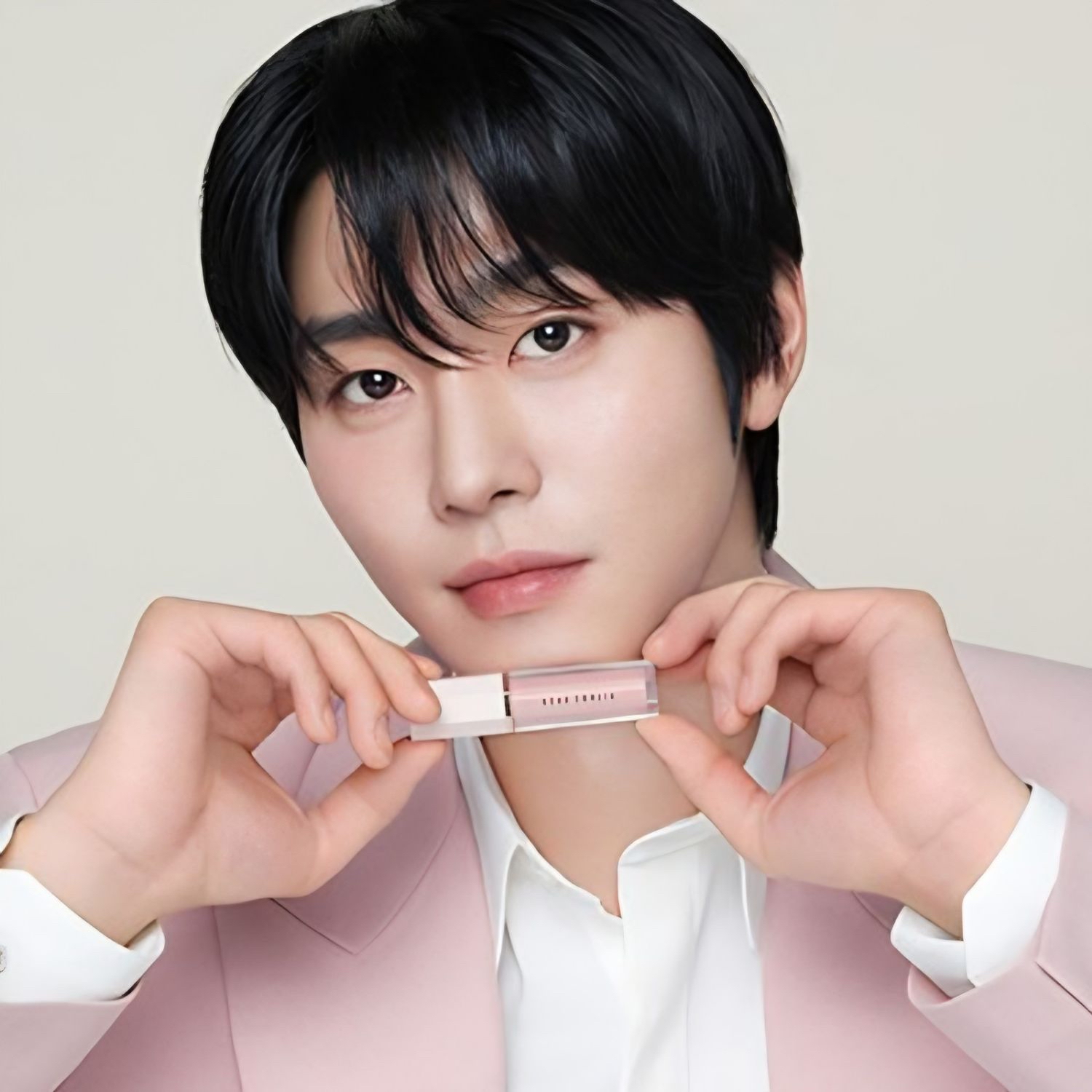 Behind-the-scenes cut of Ahn Hyoseop