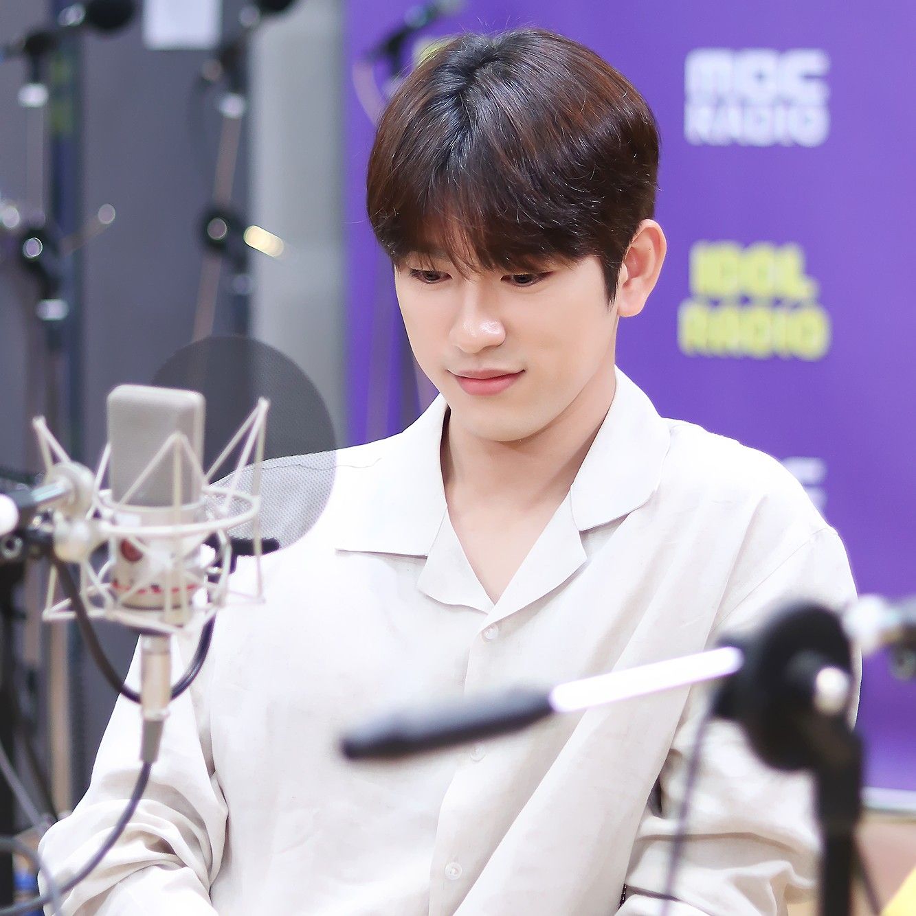 Cuplikan di balik layar dari Park Jinyoung