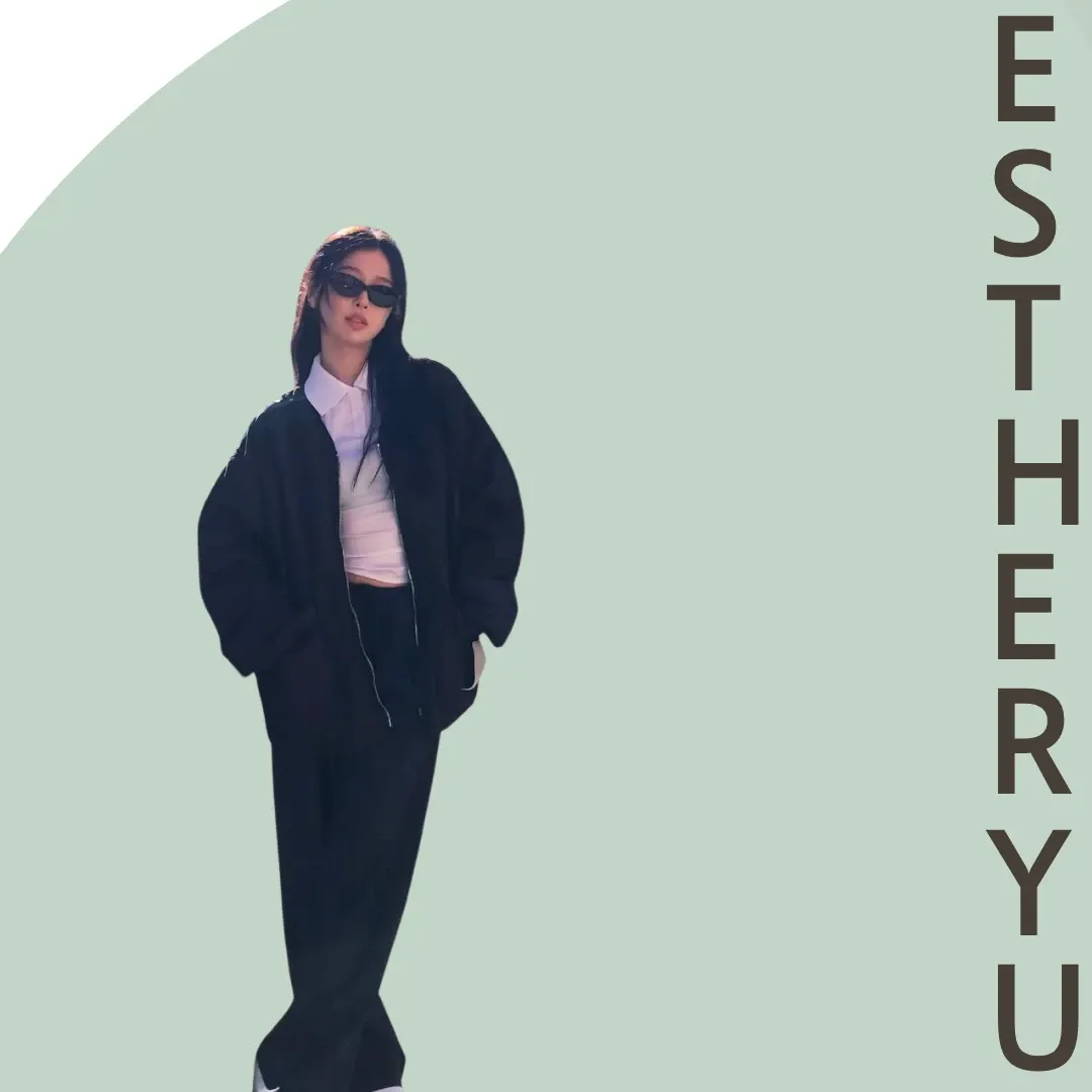 A moment captured by a fan of Esther Yu