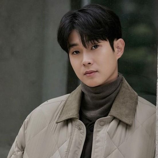 Behind-the-scenes cut of Choi Wooshik