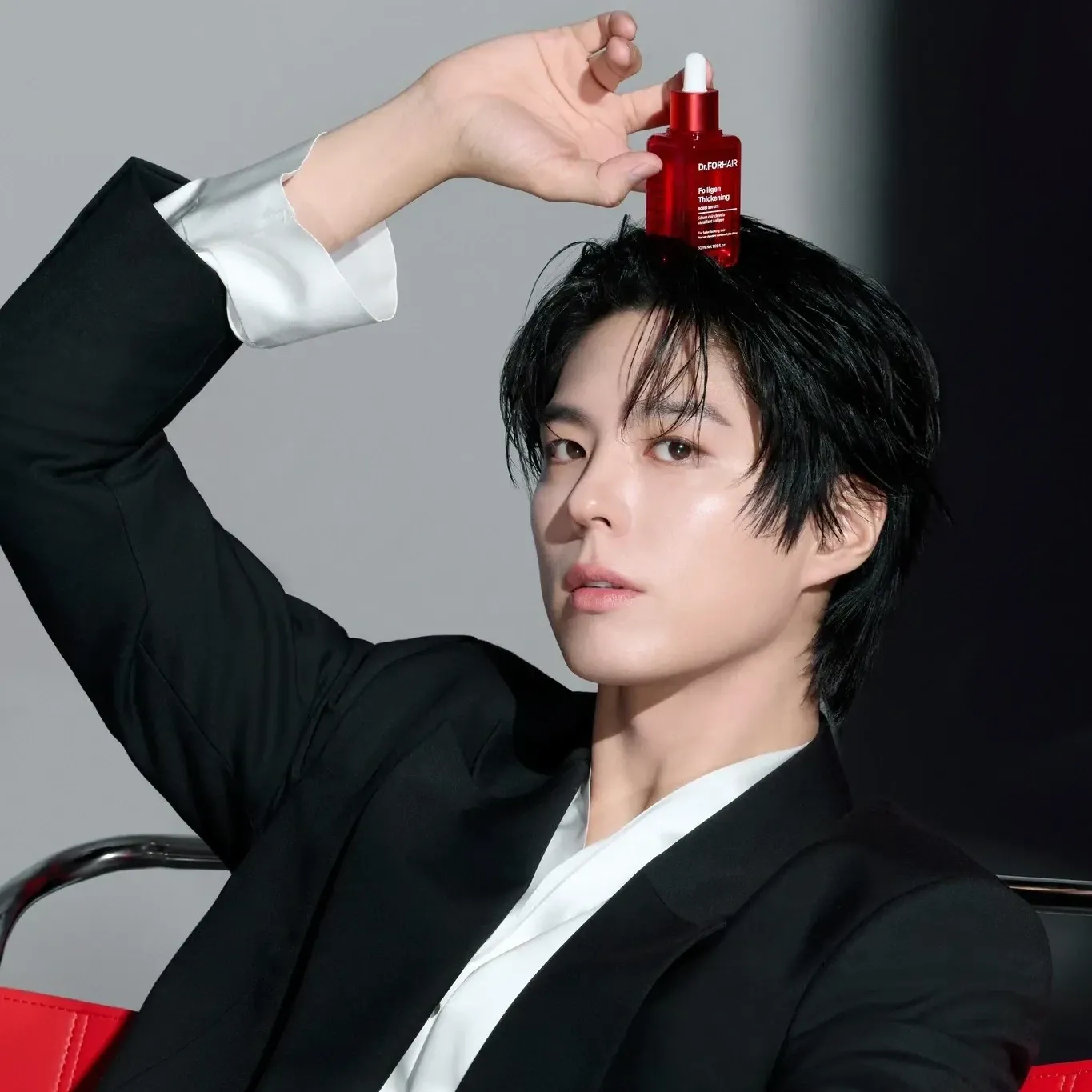 Behind-the-scenes cut of Park Bogum