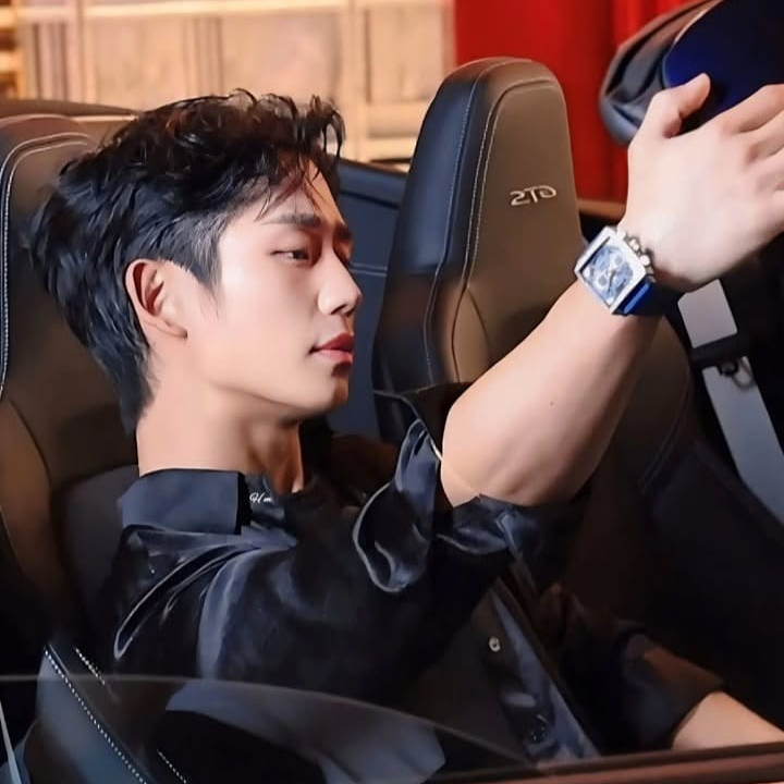 Latest photo of Jung Haein