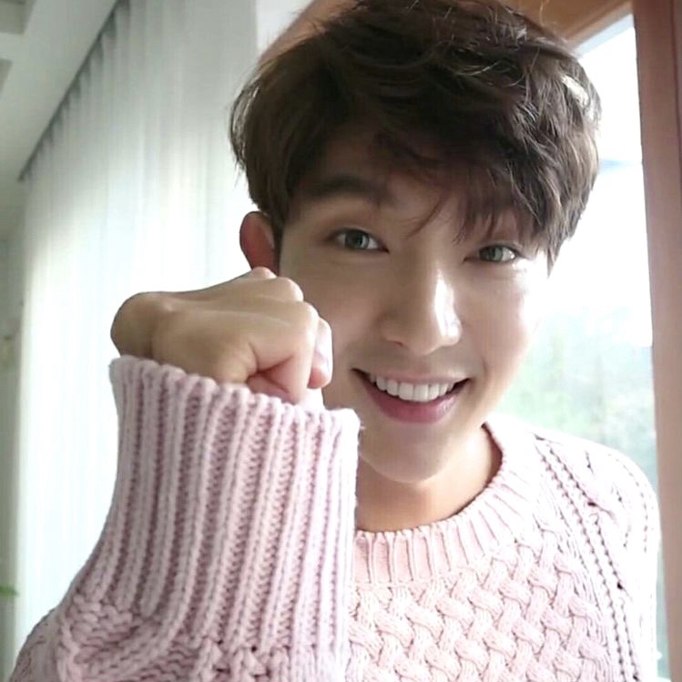 A moment captured by a fan of Lee Joongi