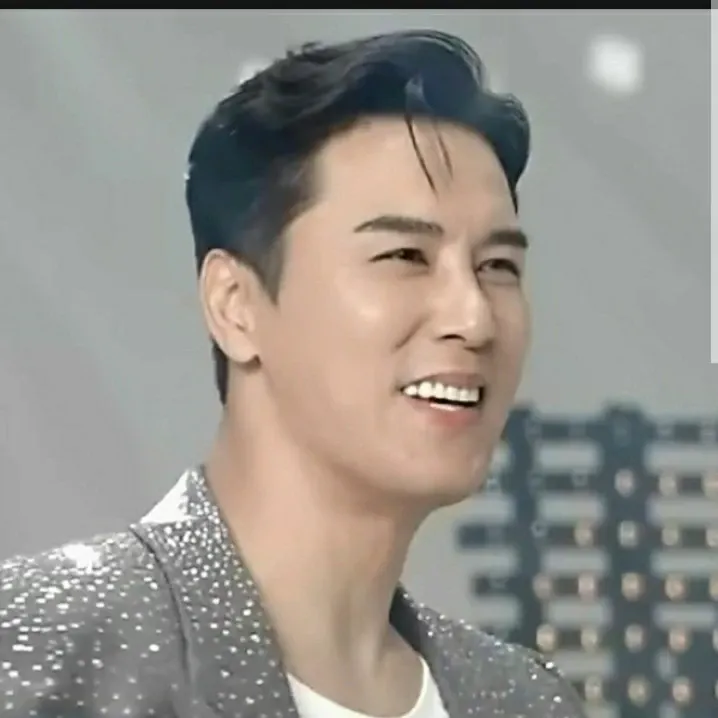 チャン・ミンホの最近の活動ショット