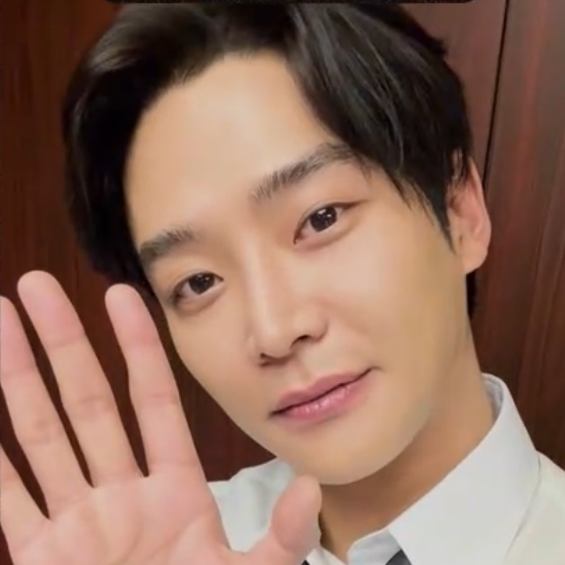 Foto terbaru dari Rowoon