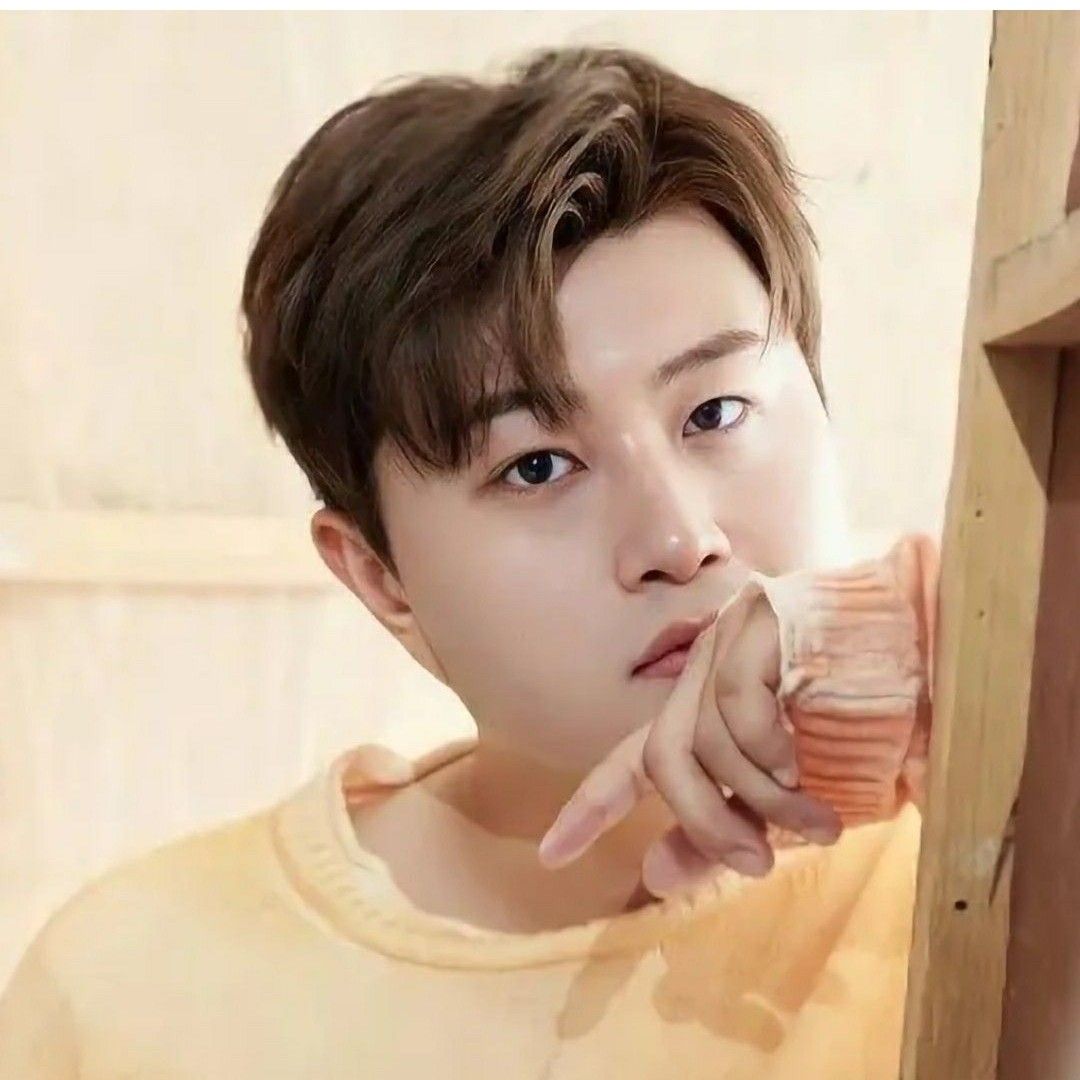 Momen yang diabadikan oleh penggemar Kim Hojoong