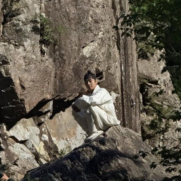 A moment captured by a fan of Park Jihoon